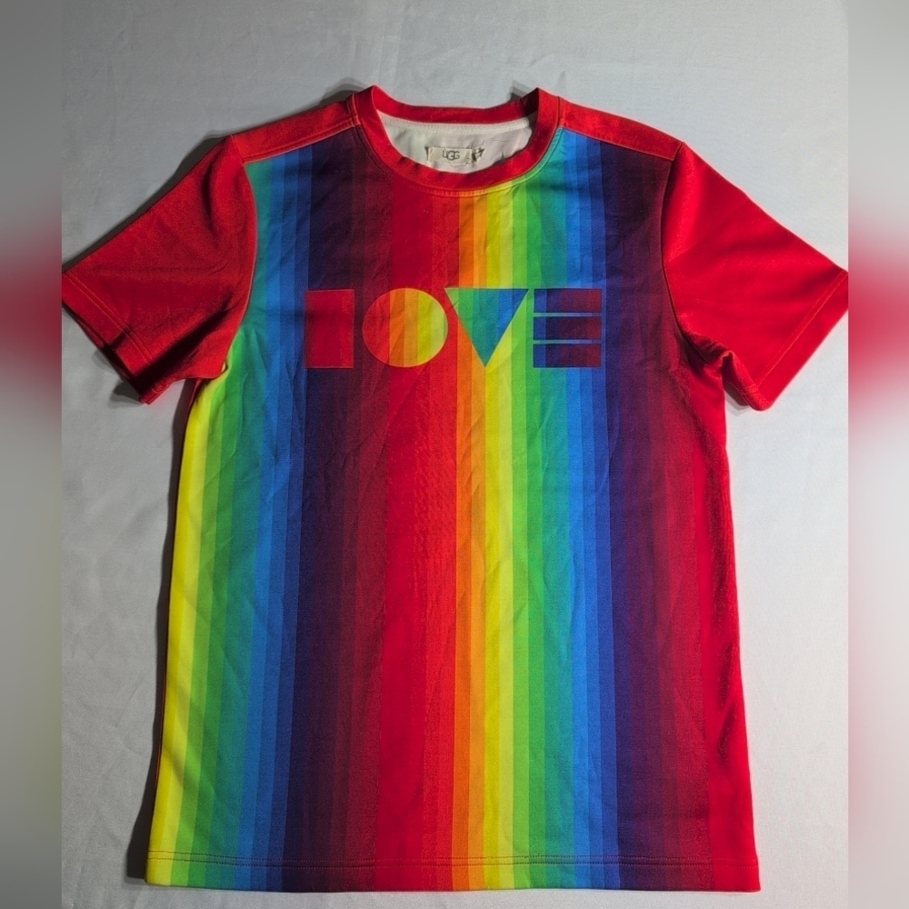 UGG Red and Blue Short Sleeve Tee Vibrant Design